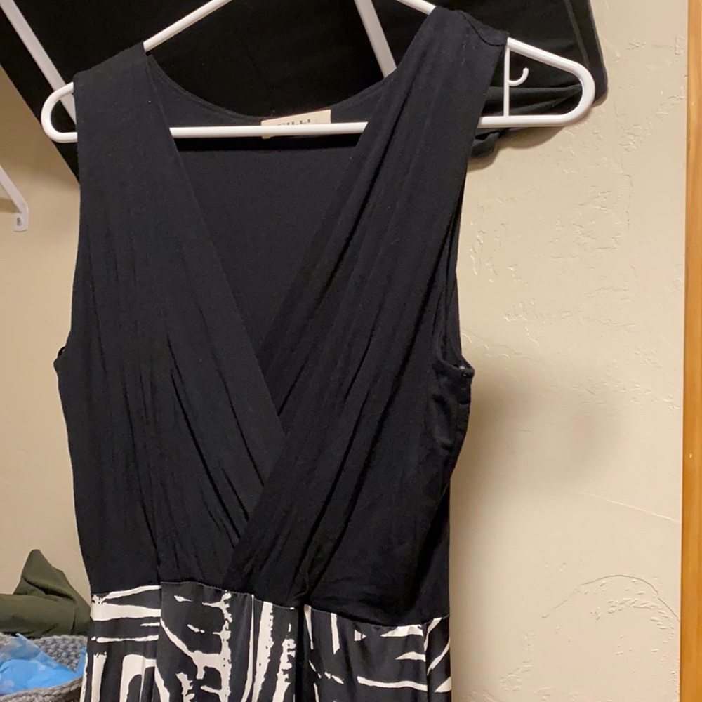 Maxi Low V black dress